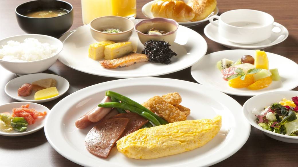 光が注ぐテラスで朝食
オーシャングリル / 1