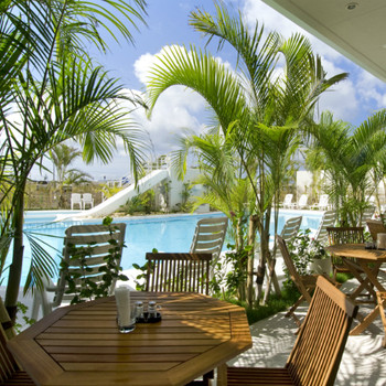 プールサイドでセレブ気分♩ご褒美1人旅におすすめのリゾート4063703