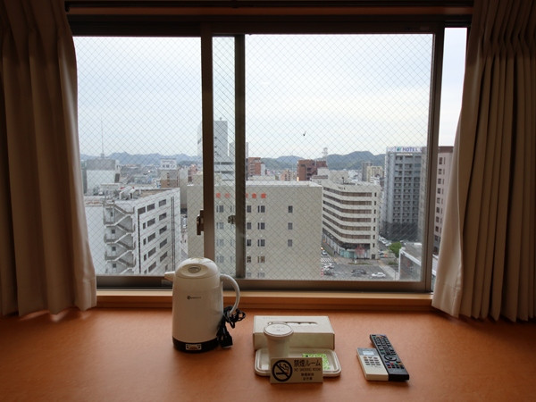 部屋から姫路駅のホームも見えました