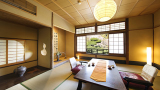 スーペリア ルーム ベッド (複数台) 共用バスルーム