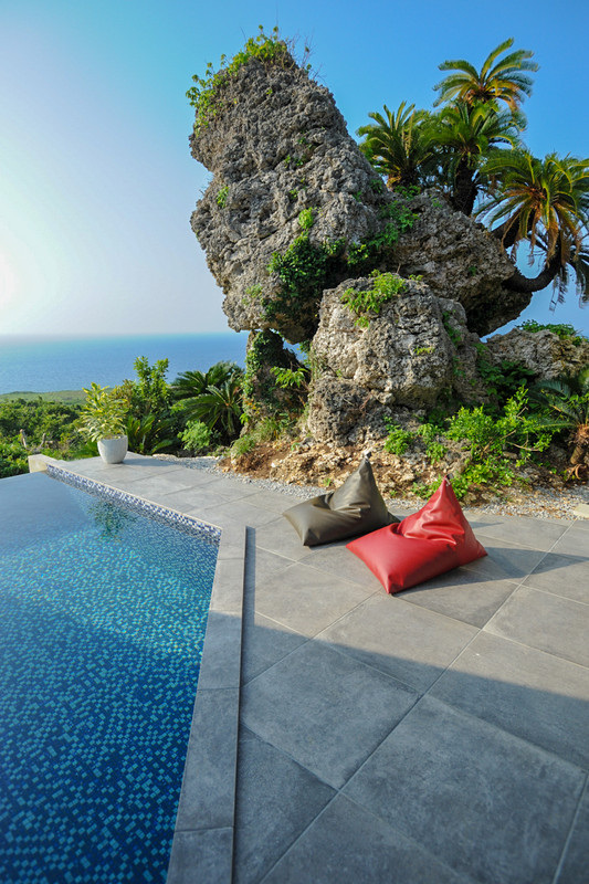 テラスのビーズクッション