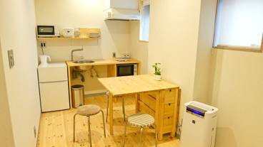 客室内のダイニングエリア / 13