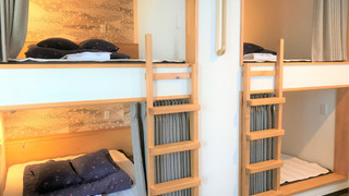 ダブルキャビンベッドドミトリー　共用バスルーム