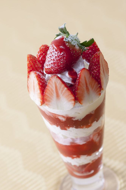 いちごパフェ