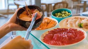 海鮮丼は盛り放題 / 2