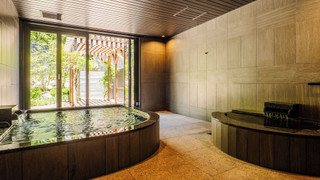 ラグジュアリー スイート 専用バスルーム ガーデンビュー