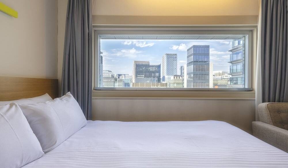 セミダブルルーム　高層階 / 4