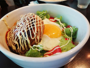 「カフェ グリーン」料理 944023 2014.05_ロコモコ(950円)