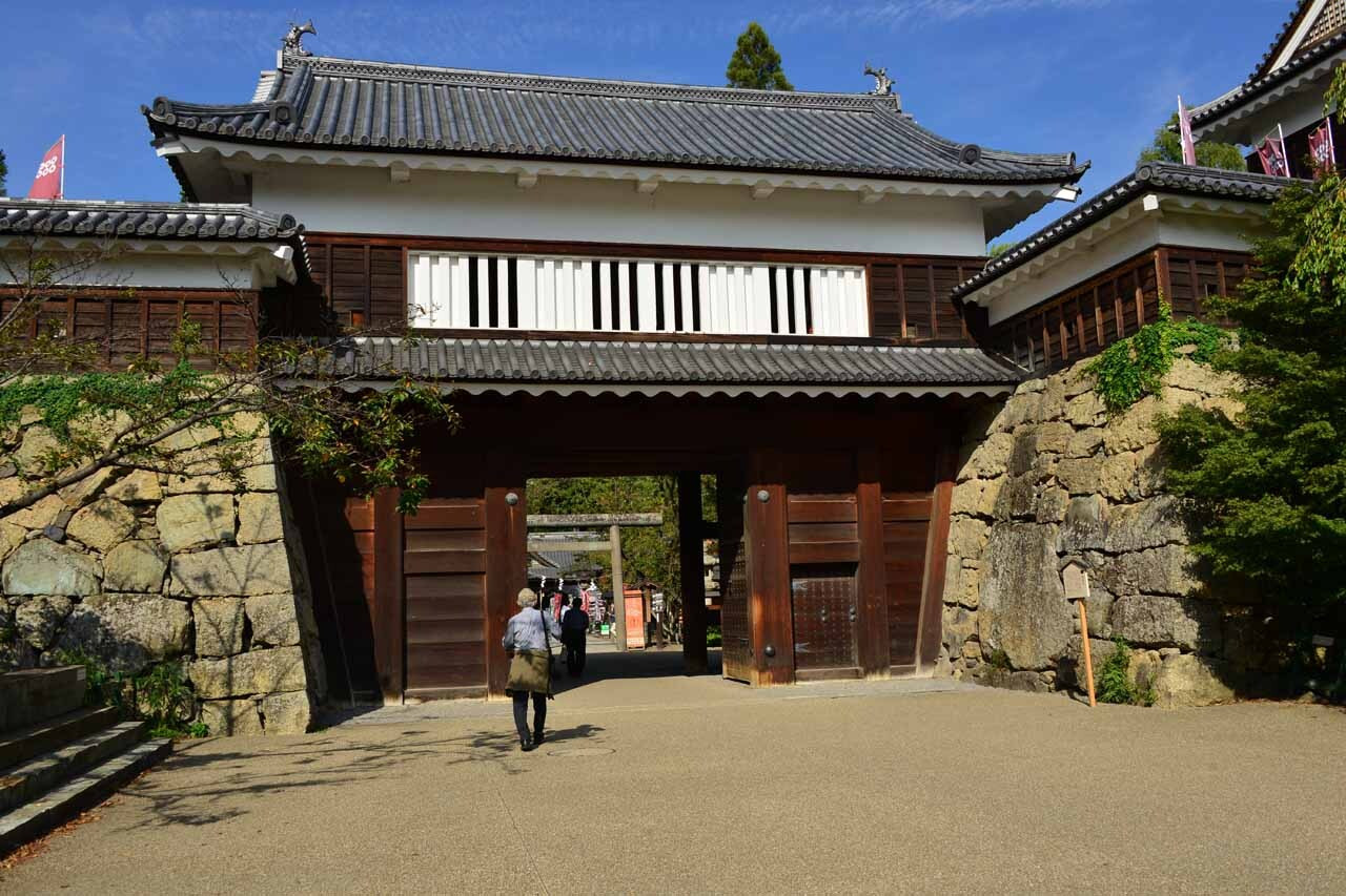 健二が驚いたあの立派な門は実在する！3486480