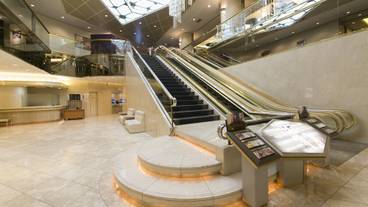 内部エントランス / 2