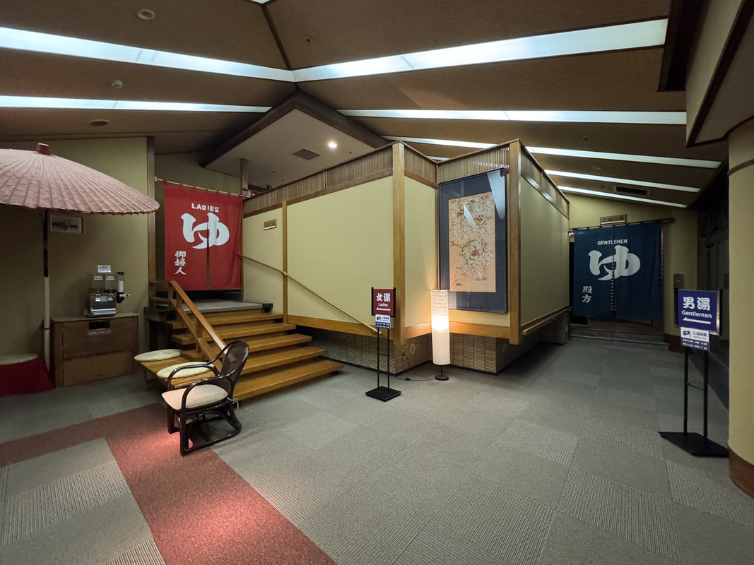 翌日には男女入替、前には休憩スペースあり