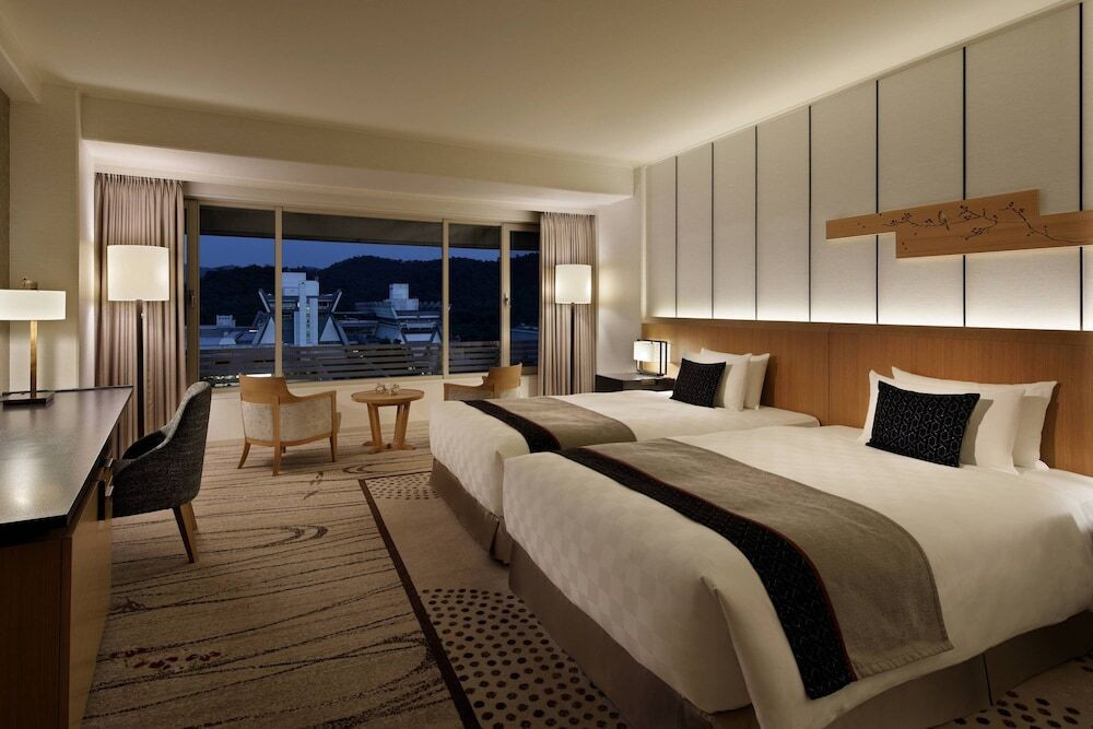 クラブハリウッドツイン7F