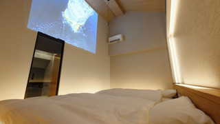 サウナ付き半露天ツインベッドルーム