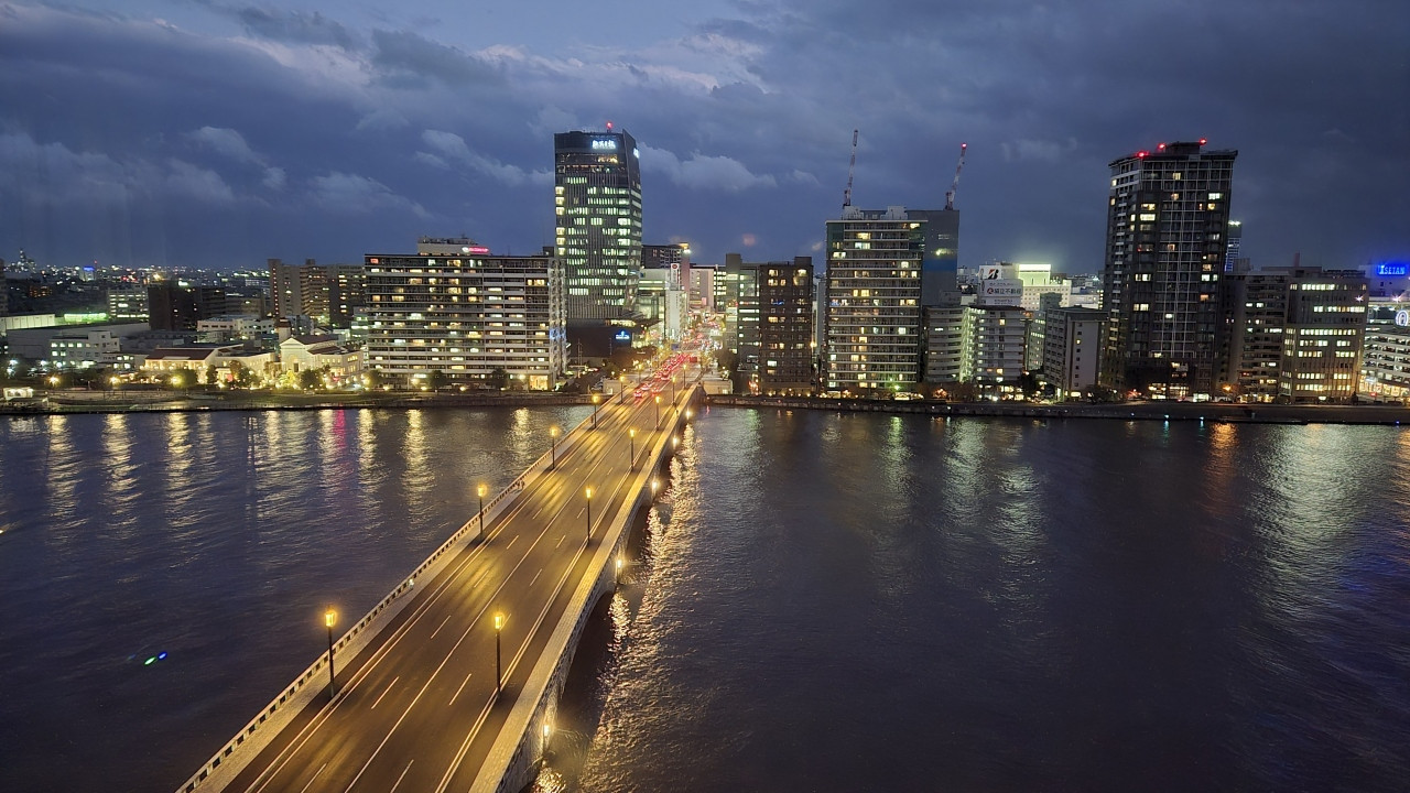 萬代橋に信濃川