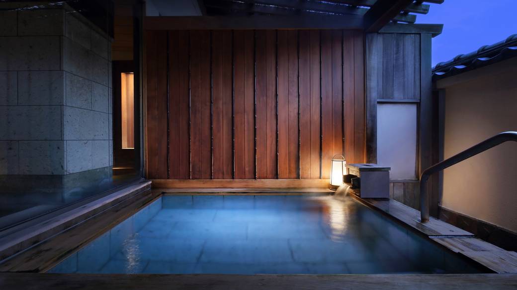 露天風呂と水風呂で
スッキリ交互浴 / 2