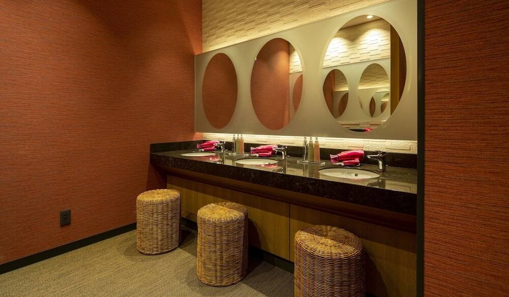 ミストサウナで
すっきりリフレッシュ / 5