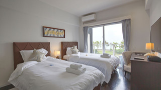 デラックス ツインルーム シングルベッド 2 台 車いす対応 禁煙