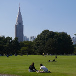【東京】自然の中でリフレッシュ!ピクニックが楽しめる公園8選