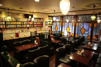 「昔ながらの喫茶店 友路有　 浅草店」 内観 29411094 ゆったりソファー席も。