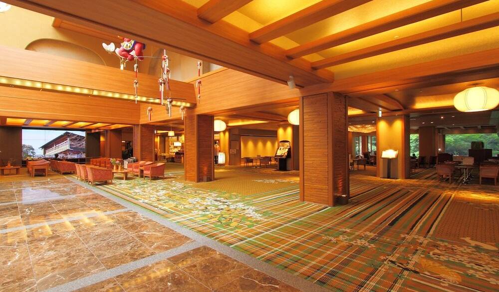 フロントロビー / 2