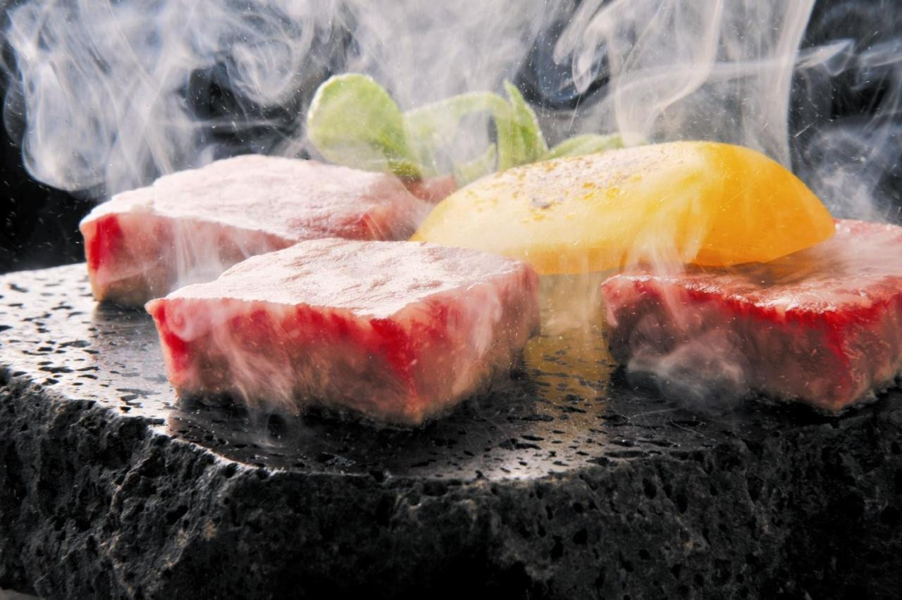 伊豆の三大味覚に舌鼓3438159