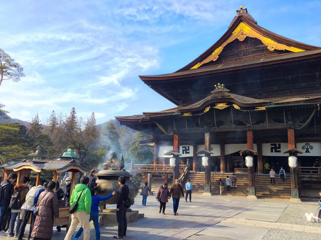 一度は訪れたい！国宝「善光寺」とは？3475656