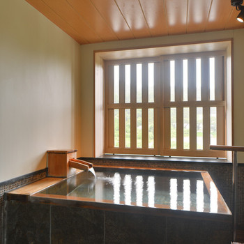 3つの大浴場、全16種類ものお風呂がそろう温泉宿3963690