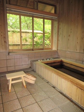 プライベートな「離れのお部屋」はカップル向き3957205