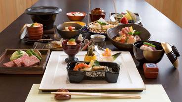 食事・飲み物 / 3