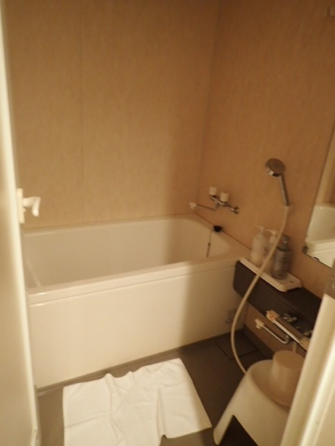 大浴場とは別に部屋にもバスあります