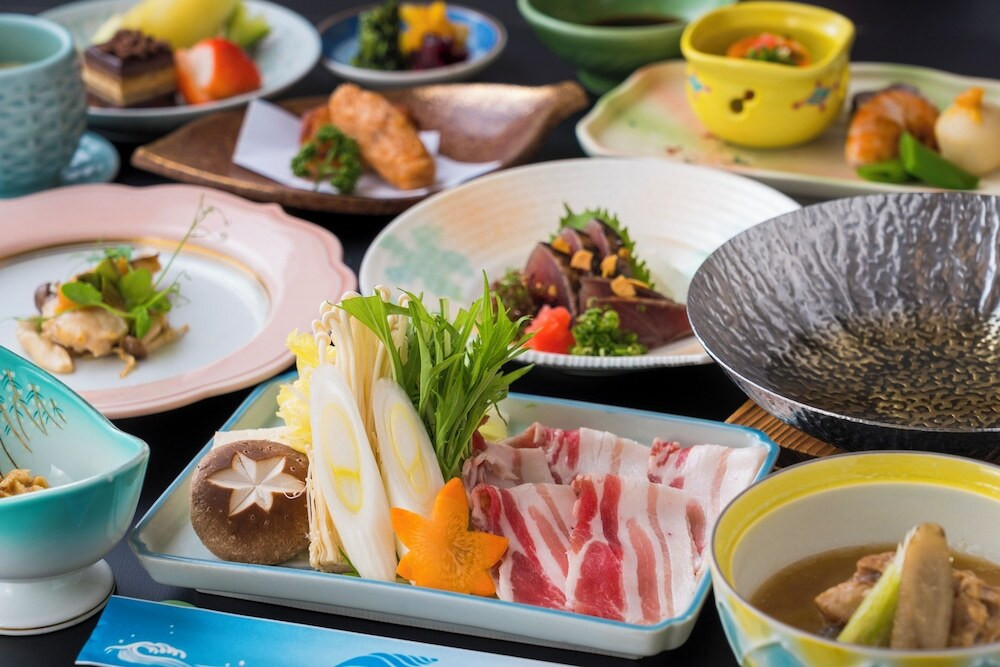 海岸をのんびり散歩した後は、温泉で癒やされて4280816