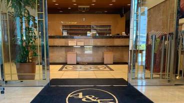 内部エントランス / 2