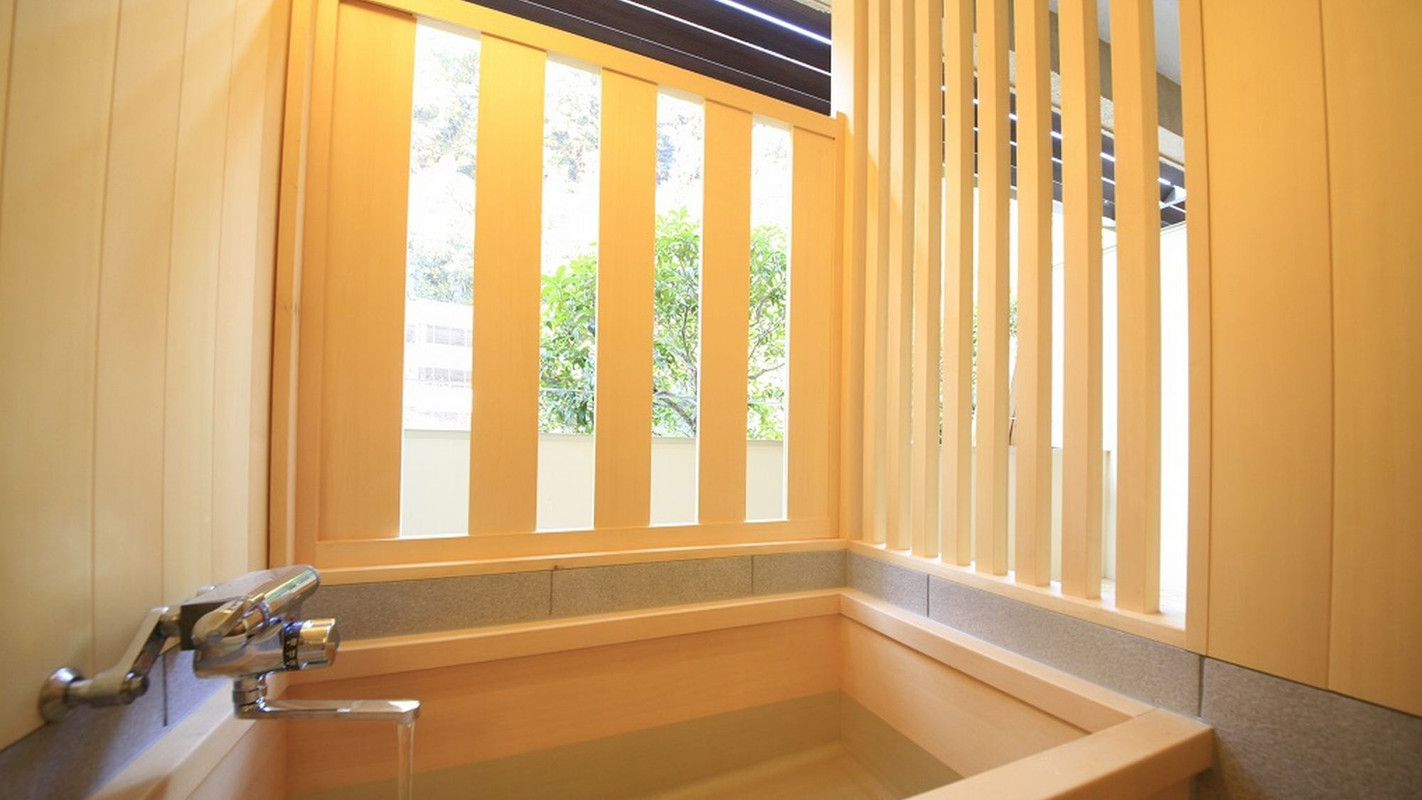 温泉半露天風呂一例