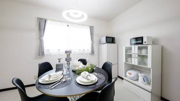 客室内のダイニングエリア / 29