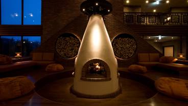 ゲストラウンジの暖炉 / 4