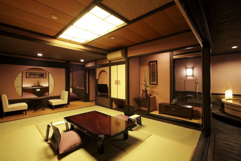 最上階・贅の和洋室　客室内