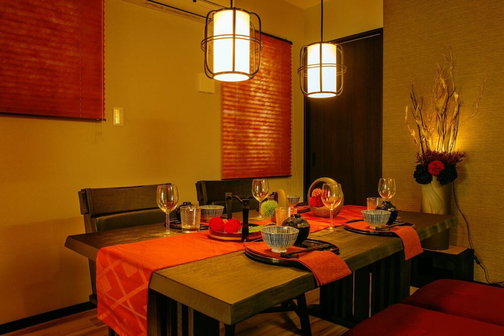 客室内のダイニングエリア