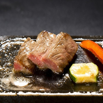 レイクビューや滝が流れる露天の景色にうっとり。4089282