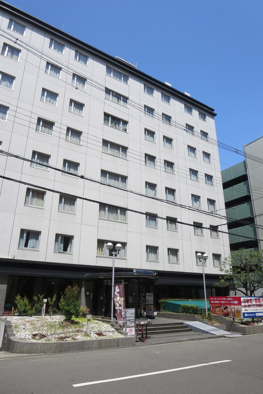 新大阪駅から近くて便利なホテル新大阪の全景