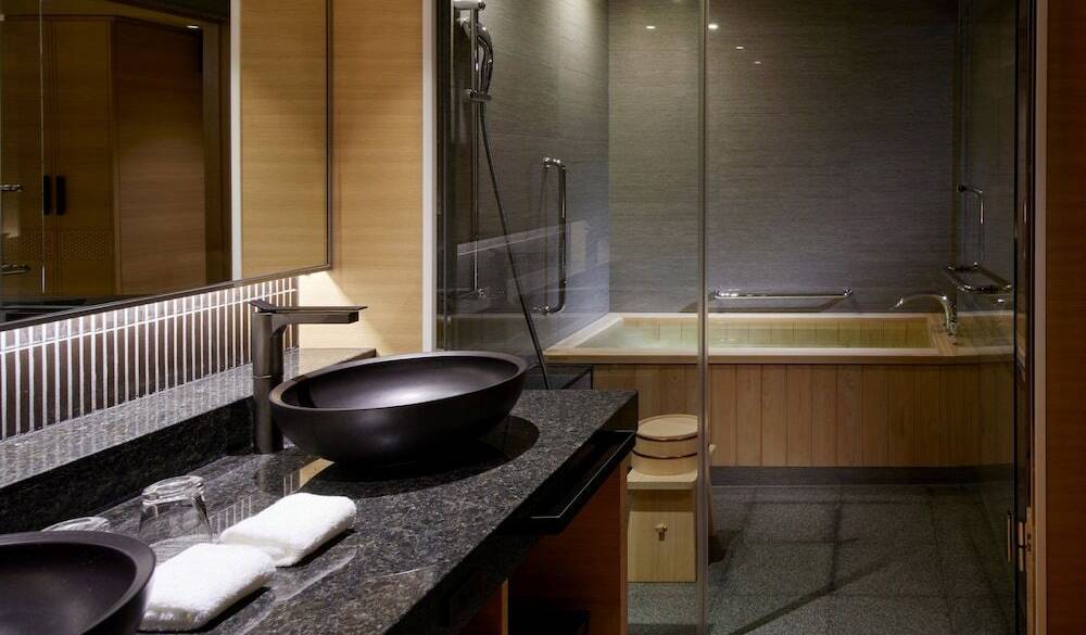 いい香りに包まれて
優雅なバスタイム / 1