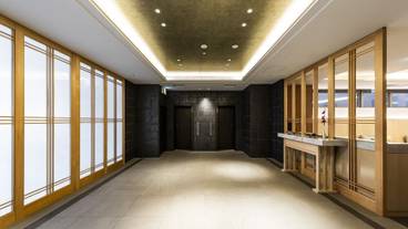 内部エントランス / 2