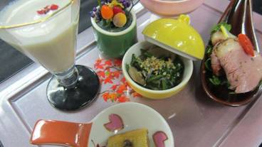 食事・飲み物 / 4