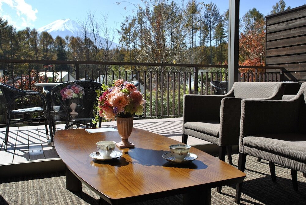 ロビーラウンジ