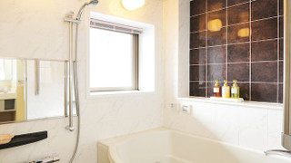 クイーンベッドルーム ジェットバス付 禁煙 リバービュー 【新館】