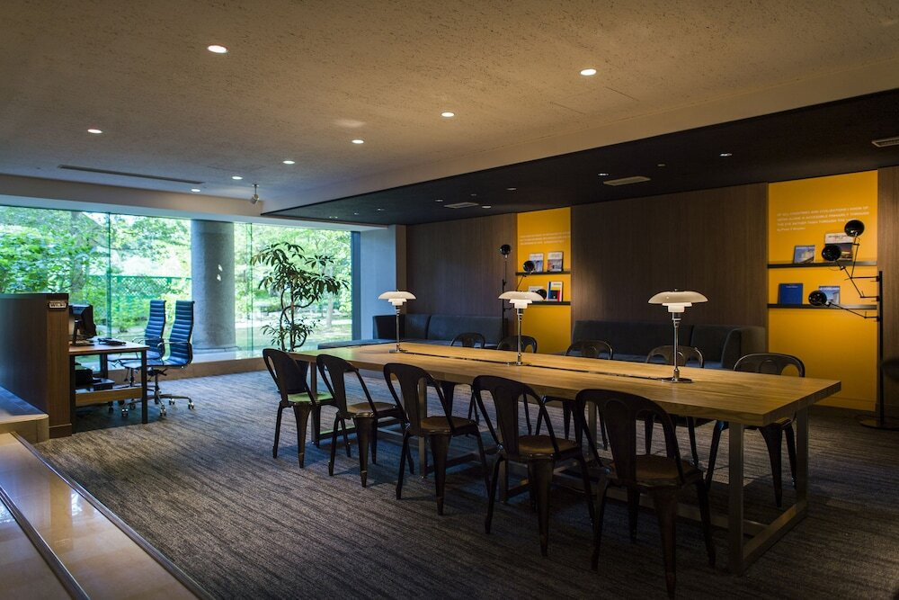 ロビーラウンジ