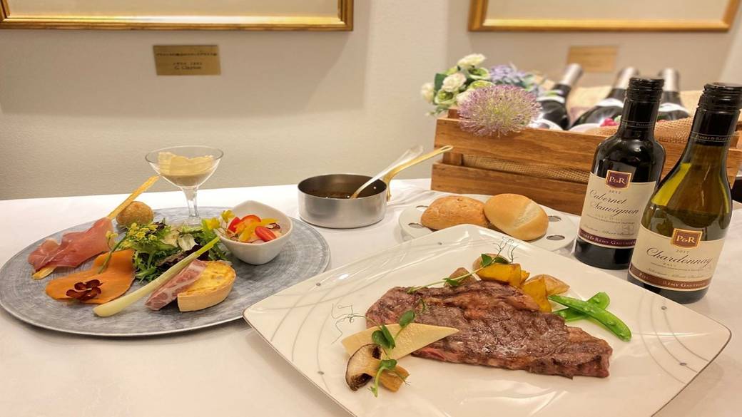 本格フレンチで
贅沢ディナーも♡ / 1