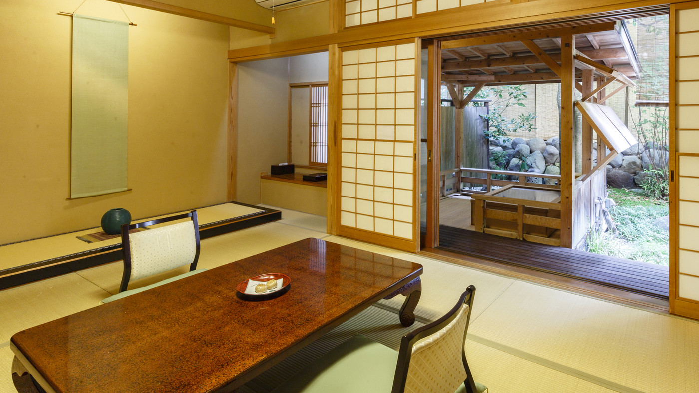 老舗の温泉宿で過ごす大人の贅沢時間3525467