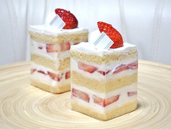 「アテスウェイ」料理 1052314 '17.01ショートケーキ