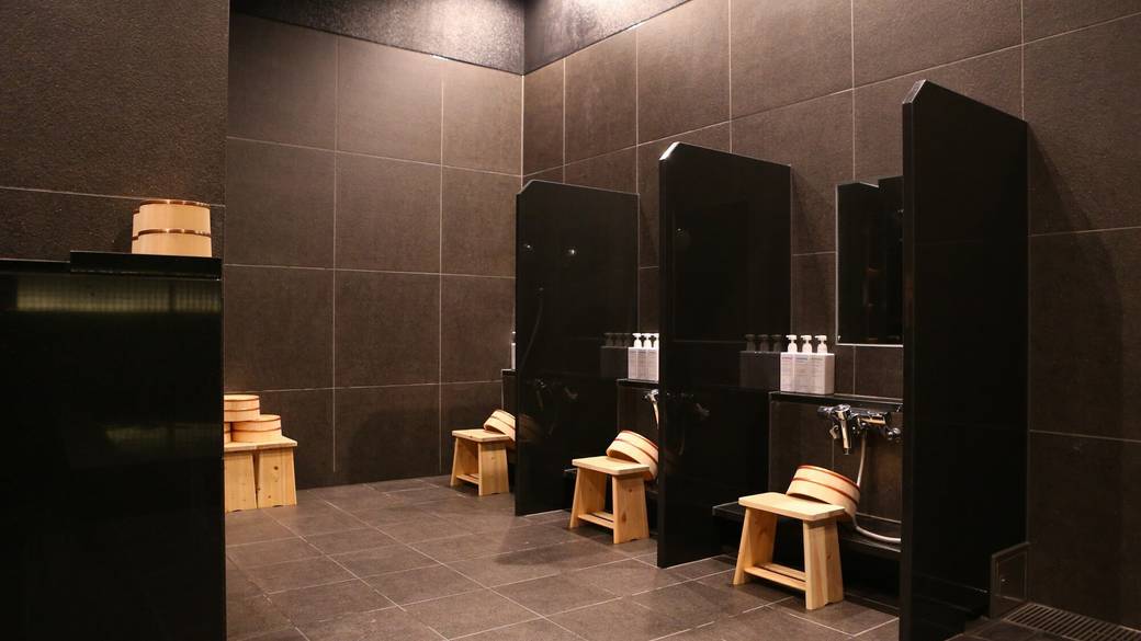 大浴場の洗い場 / 3