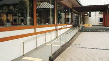 バリアフリー駐車場 / 1